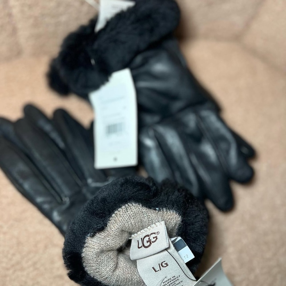NWT UGG Black short Leather Gloves with Fur Cuff - Picture 6 of 7